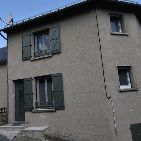 Nyaraló La Fangousse, Proche Pareloup